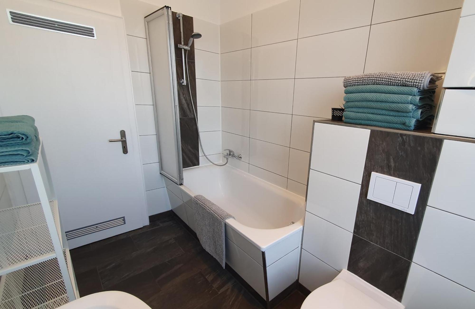 Frankes Sleep Inn, 4, 2, 1 Raumwohnungen, Sauna Velbert Esterno foto